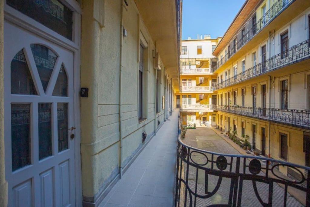 Cosy 2 Bedroom Flat In Akacfa St., Sol Apartament *